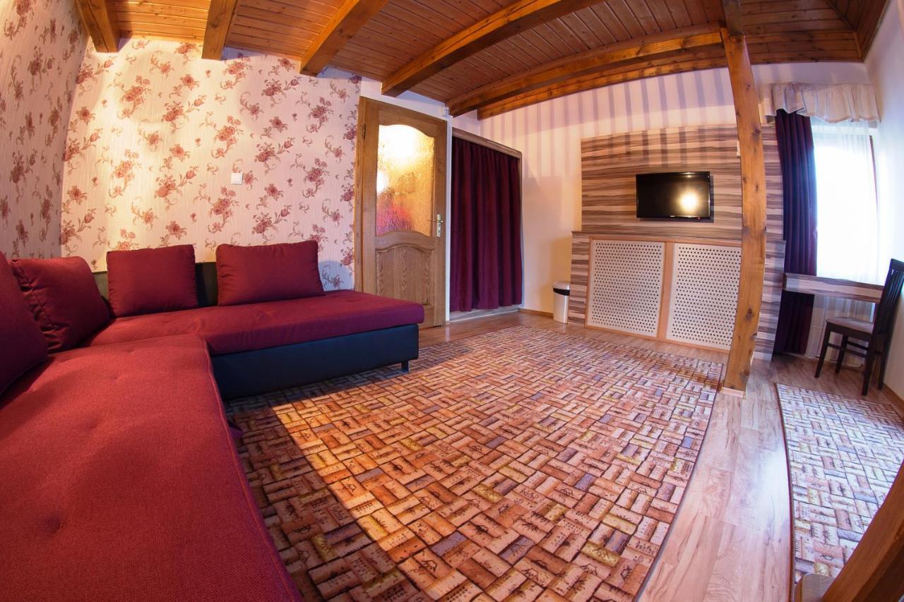 Egri Korona Borhaz Es Wellness Hotel Demjén Екстериор снимка
