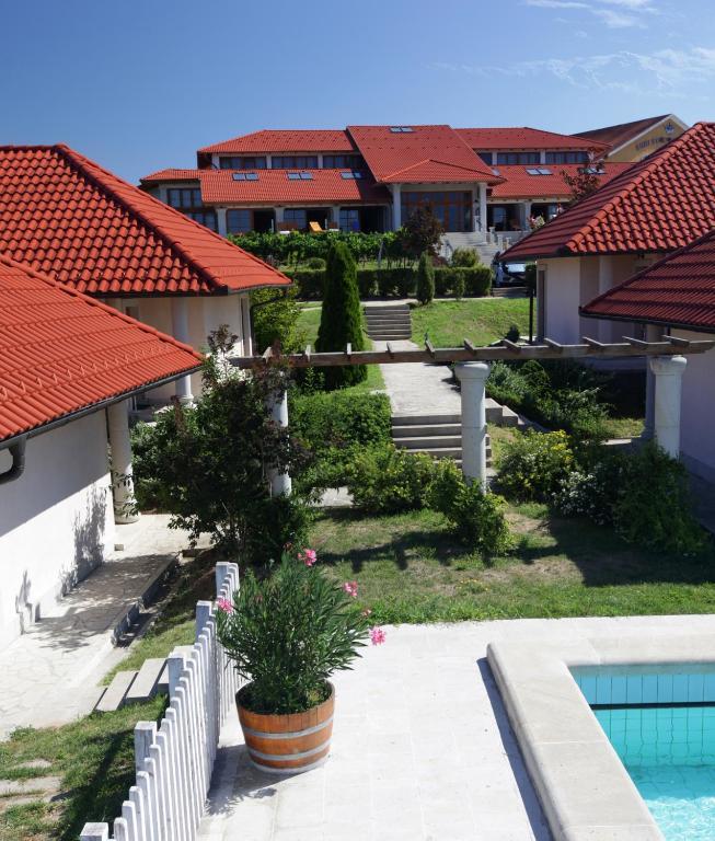 Egri Korona Borhaz Es Wellness Hotel Demjén Екстериор снимка