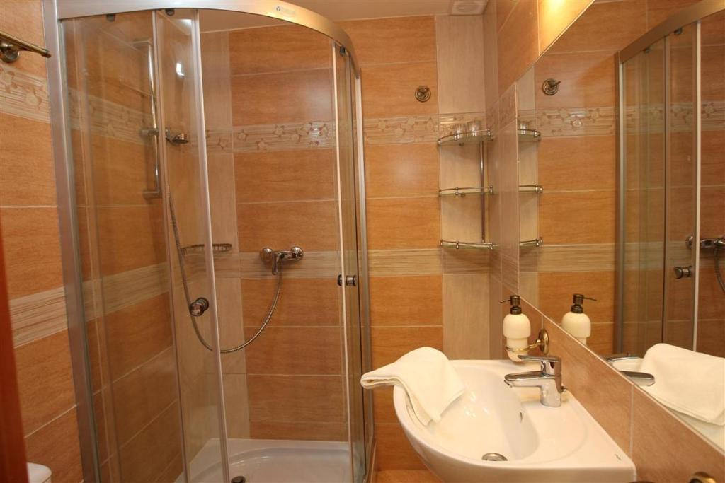 Egri Korona Borhaz Es Wellness Hotel Demjén Екстериор снимка