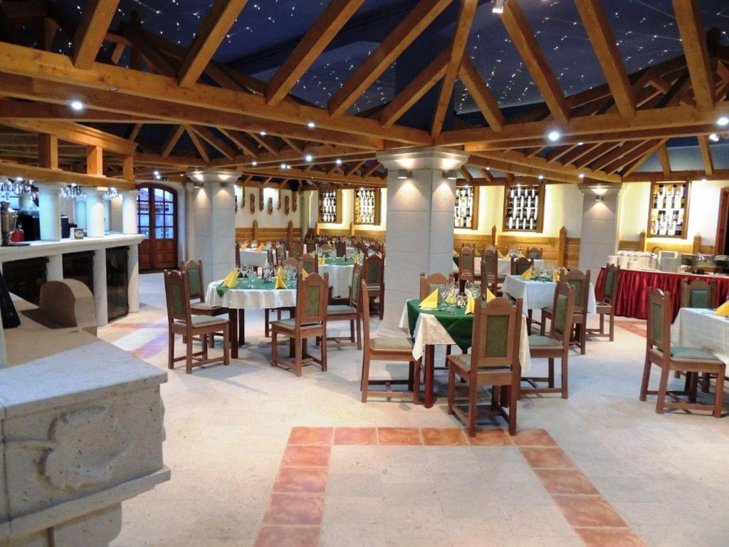 Egri Korona Borhaz Es Wellness Hotel Demjén Екстериор снимка